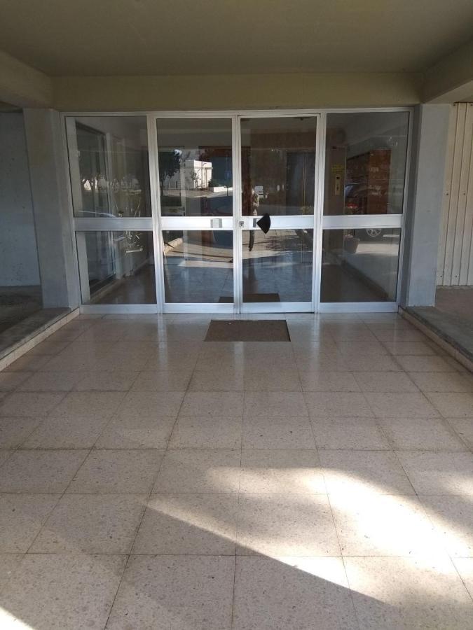 Seaside Spacious Apartment With Sea View Limassol Exterior photo
