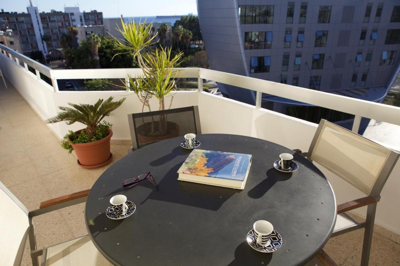 Seaside Spacious Apartment With Sea View Limassol Exterior photo